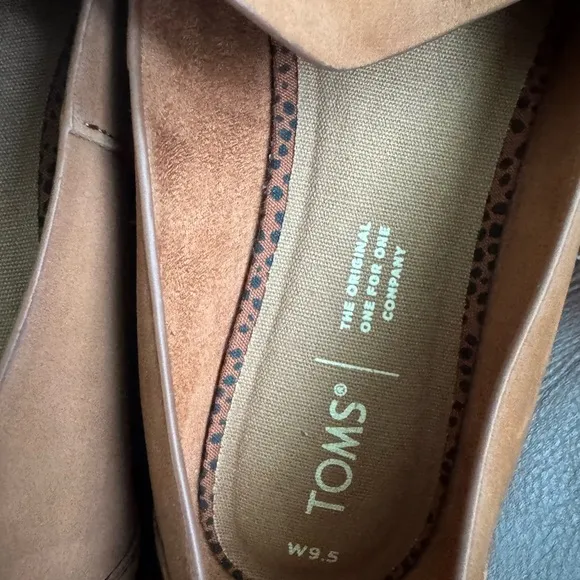 TOMS Women's Tan Slip-On Shoes
