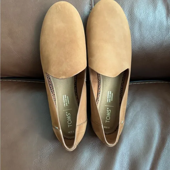 TOMS Women's Tan Slip-On Shoes