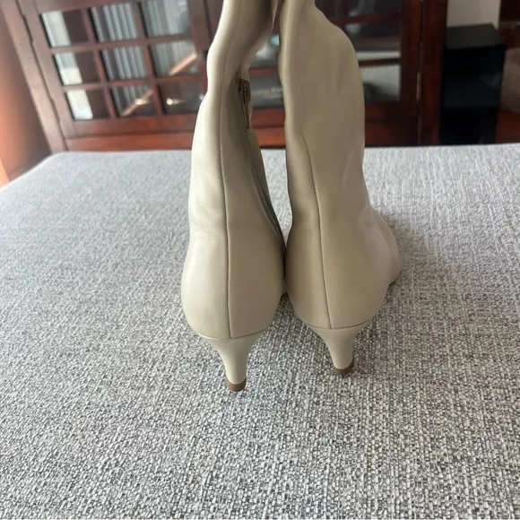 Tony Bianco Vixon Knee High Leather Boots Vanilla Cream Square Toe Low Heel 6.5