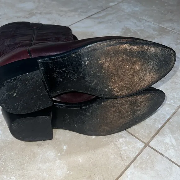 TONY LAMA Men’s Boots Size: 8.5 EE