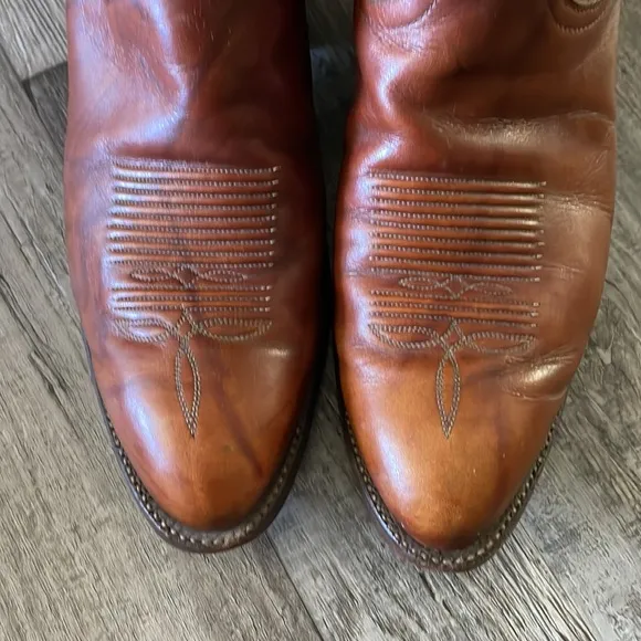 Tony Lama men’s Brown vintage cowboy boots