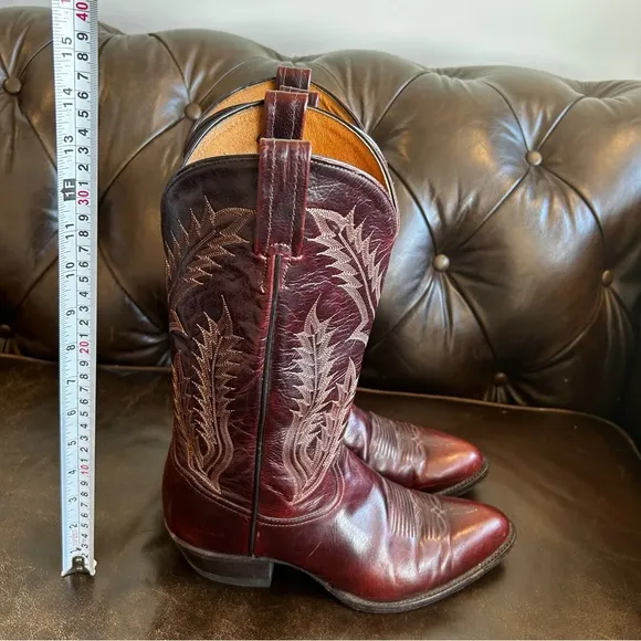 Tony Lama Men’s Burgundy Leather Cowboy Boots size 9.5 D (Extra Large)