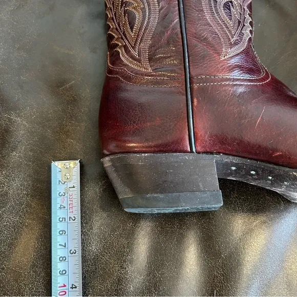 Tony Lama Men’s Burgundy Leather Cowboy Boots size 9.5 D (Extra Large)