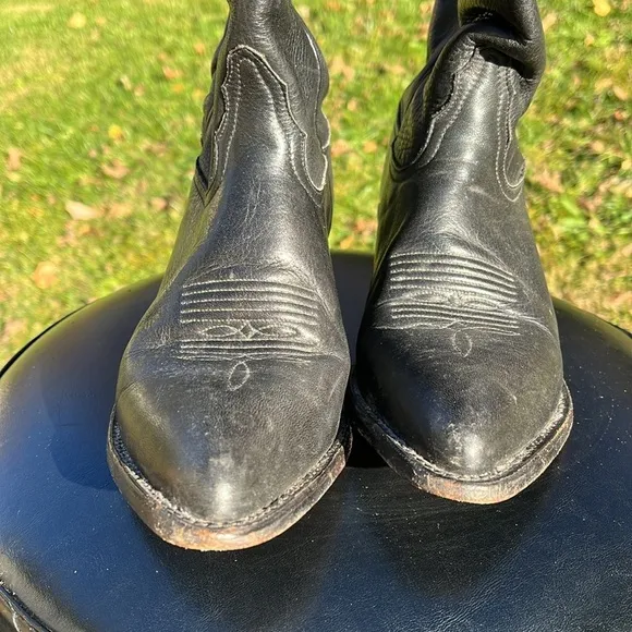 Tony Lama Western Boots, cowgirl boots, black leather, women’s size 6