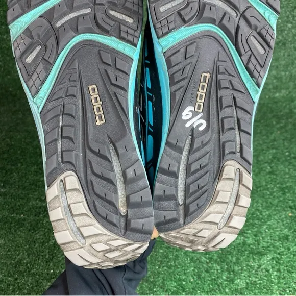 Topo Athletic Runventure Women Hiking Trail Running Shoes Size 10 Wide Toe Box