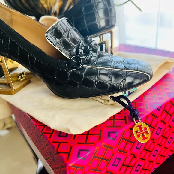 TORY BURCH JESSA METAL-HEEL LOAFER PUMP! Gentle used in great condition!!