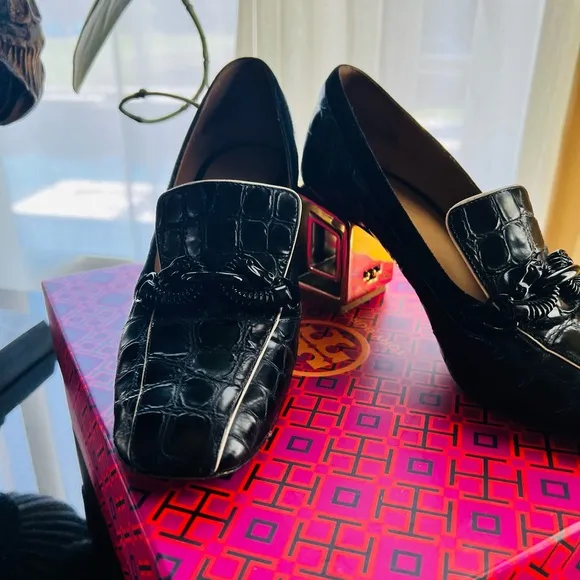 TORY BURCH JESSA METAL-HEEL LOAFER PUMP! Gentle used in great condition!!