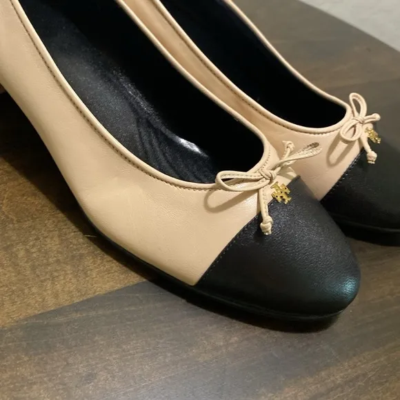 Tory Burch Size 11 Cap-Toe 2 Inch Heel Pump Black Size 10 Tan Beige Gold Logo TT