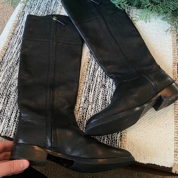 Tory Burch Women Leather Pebbled Black Gold Logo Tall Riding Zip Boots Size 5.5