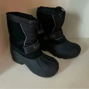 Totes black insulated waterproof snow boots size 1