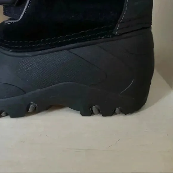 Totes black insulated waterproof snow boots size 1