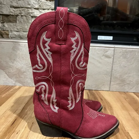True Craft Cowboy Red Heeled Boots with Western Stitching size 6 1/2