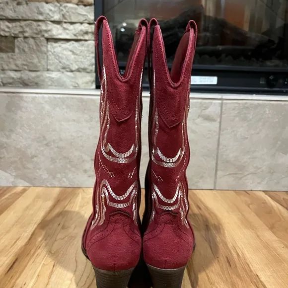 True Craft Cowboy Red Heeled Boots with Western Stitching size 6 1/2