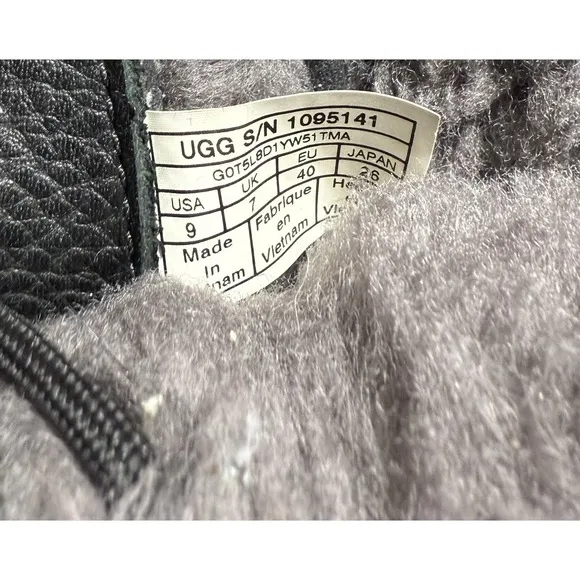 UGG Adirondack III Black Winter Boots Women's Size 9 S/N 1095141