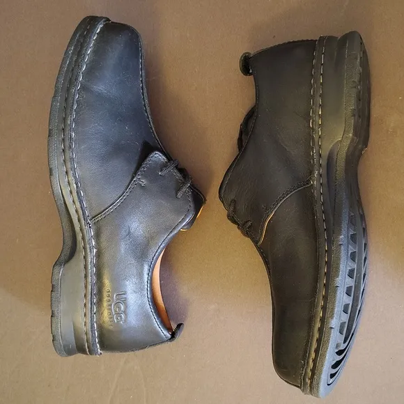 Ugg Austraila Shoes Boots Mens Size 9 Black Leather Lace Up Casual Waterproof