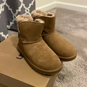 Ugg Australia Adria women’s boots sheepskin chestnut women’s new in box