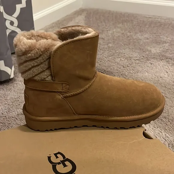 Ugg Australia Adria women’s boots sheepskin chestnut women’s new in box