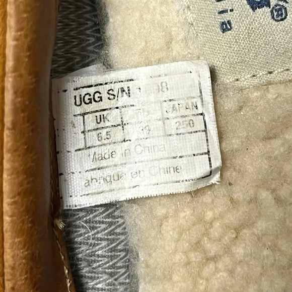 UGG Australia Ashdale Slip On Waterproof Duck Shoes Women’s Size 8 Blue Loafers