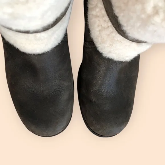 UGG Australia Blayre II Boot Brown Espresso Leather Sheepskin Cuff Women Size 6
