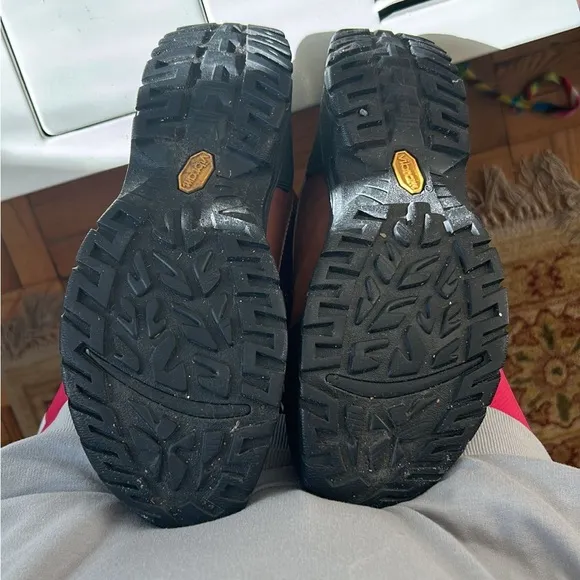 UGG Australia Men’s Snow Winter Boots Size 8.5