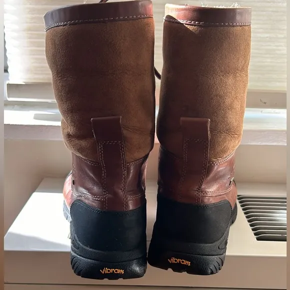 UGG Australia Men’s Snow Winter Boots Size 8.5