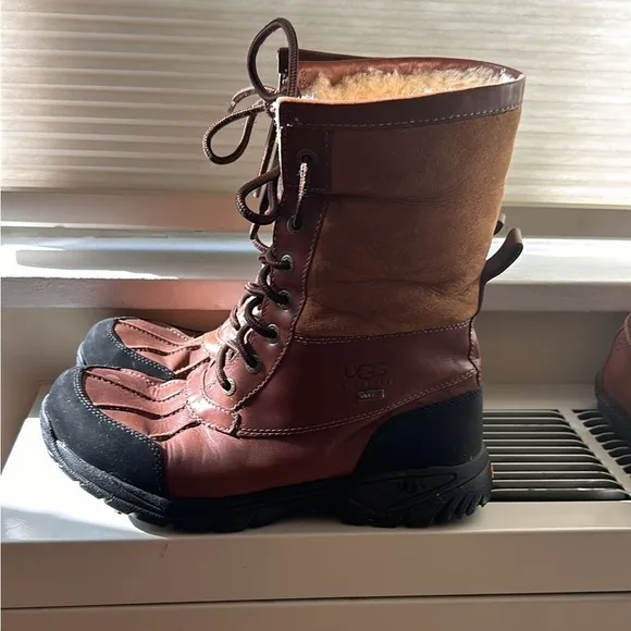 UGG Australia Men’s Snow Winter Boots Size 8.5