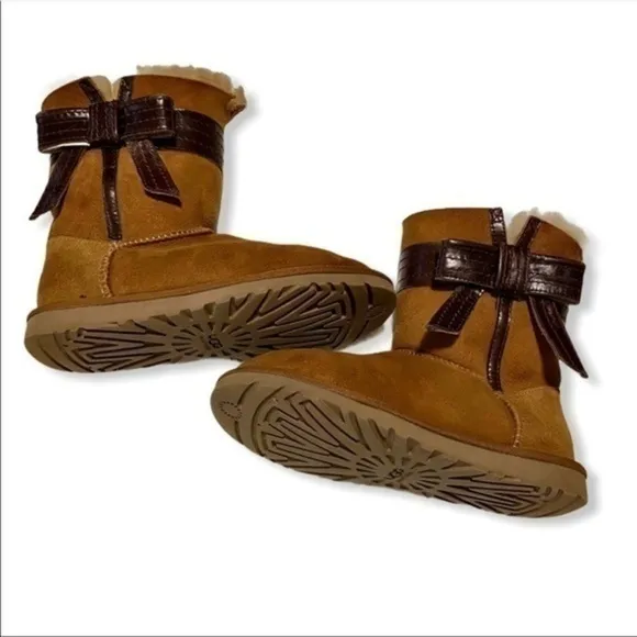 UGG Australia Women chestnut Josette boots size 6