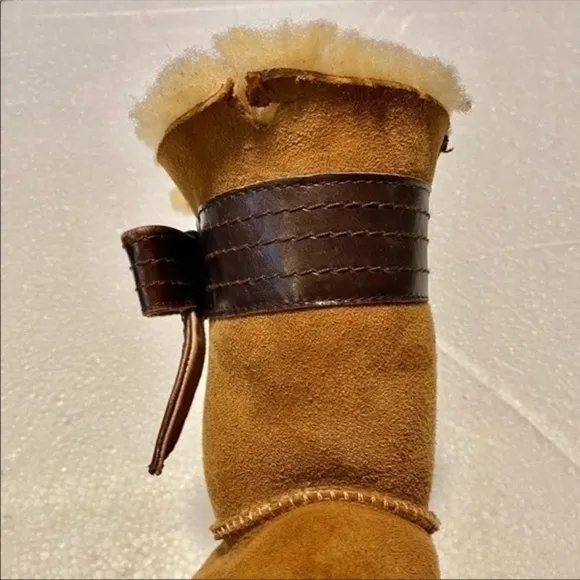 UGG Australia Women chestnut Josette boots size 6