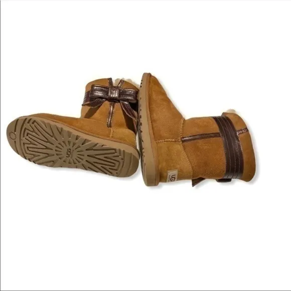 UGG Australia Women chestnut Josette boots size 6