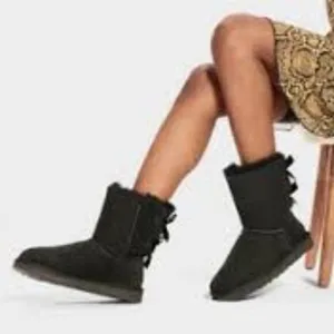 UGG Bailey Bow II Women Boots Size 6
