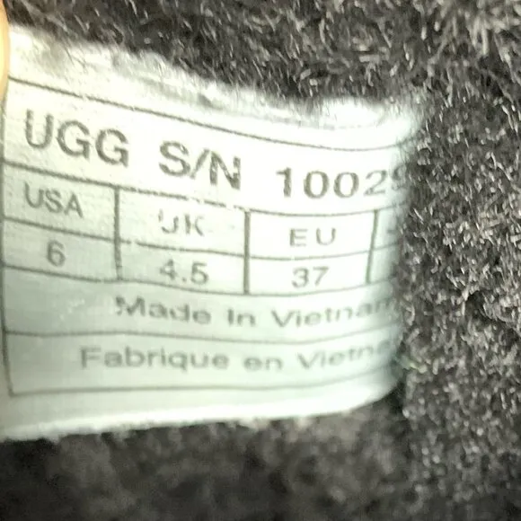 UGG Bailey Bow II Women Boots Size 6