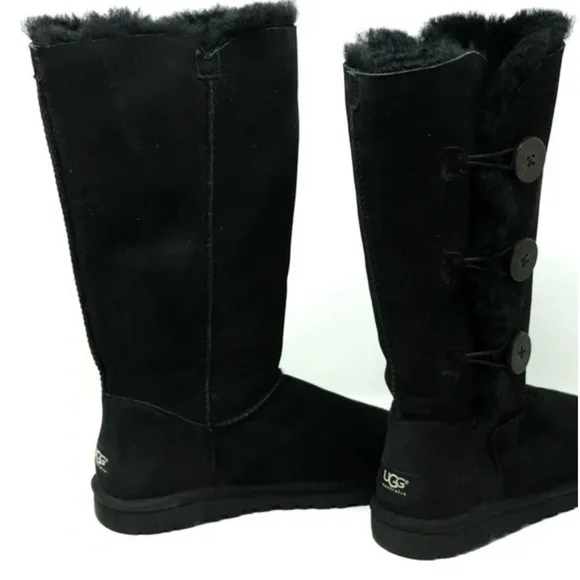 Ugg Bailey Button Triplet II Sheepskin Snow Boots Sz 6 Black Women