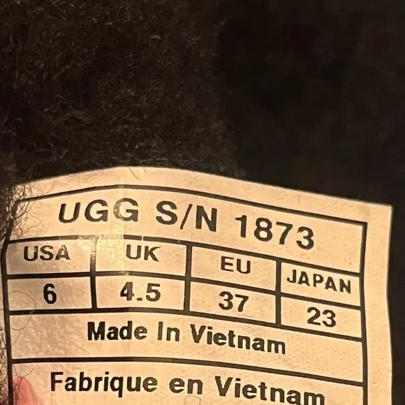 Ugg Bailey Button Triplet II Sheepskin Snow Boots Sz 6 Black Women
