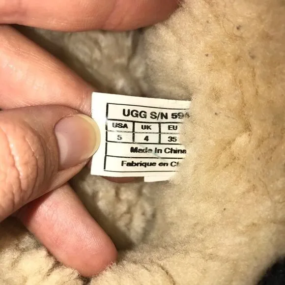 UGG - Black Boots w/ Reinforced Toes (5)