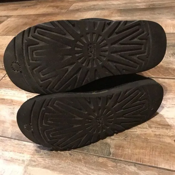 UGG - Black Boots w/ Reinforced Toes (5)