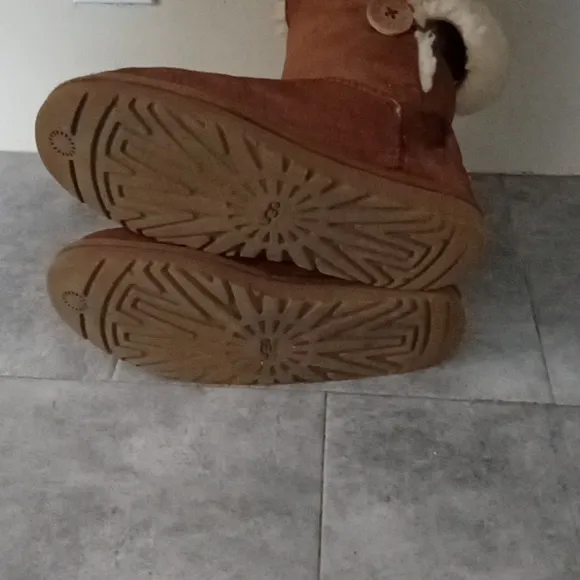 UGG boots saiz 8 women