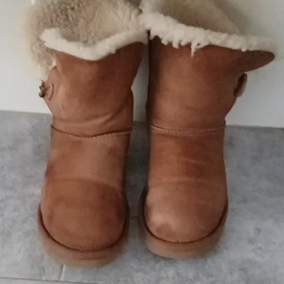 UGG boots saiz 8 women