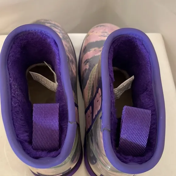 UGG boots short purple and pink camo style  rubber boot like new size 7
