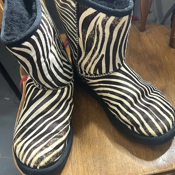 Ugg boots: Zebra striped Ugg boots women’s