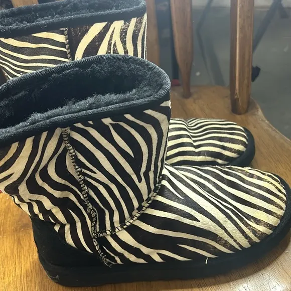 Ugg boots: Zebra striped Ugg boots women’s