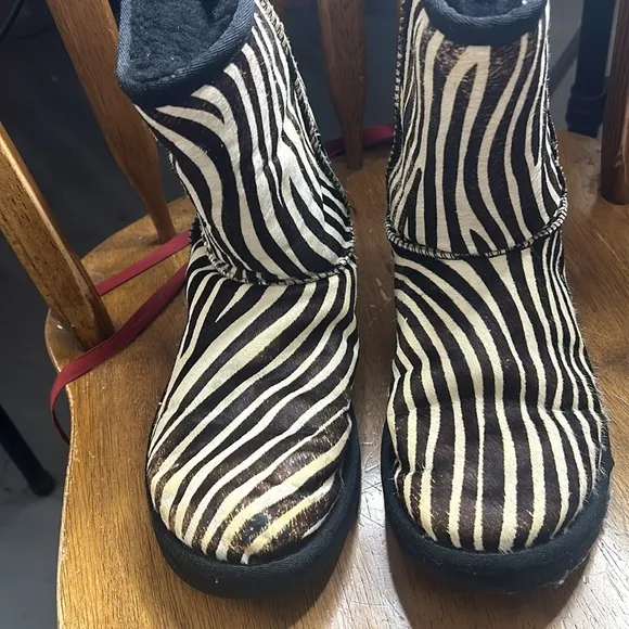 Ugg boots: Zebra striped Ugg boots women’s
