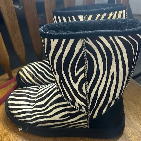 Ugg boots: Zebra striped Ugg boots women’s