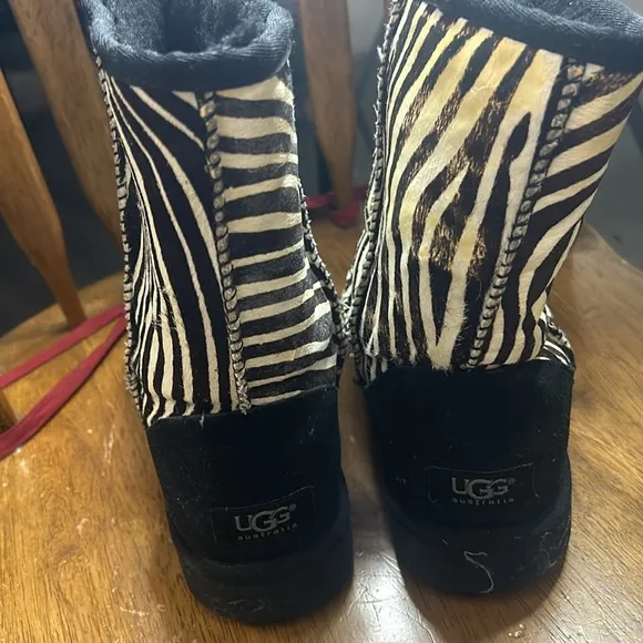 Ugg boots: Zebra striped Ugg boots women’s