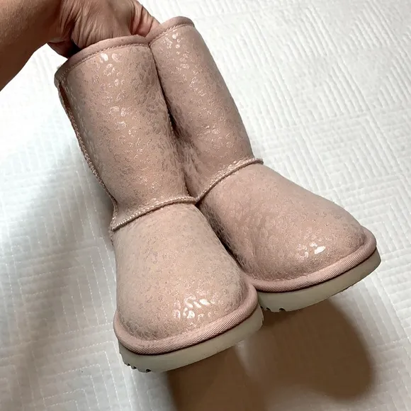 UGG Classic 9” Short Snow Leopard Quartz Boots, Size 6
