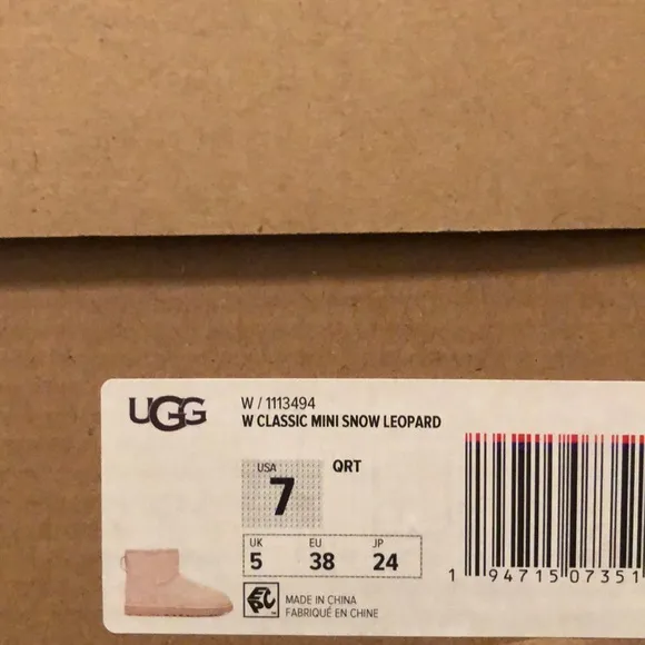 🍃UGG🍃 CLASSIC MINI SNOW LEOPARD BOOTS