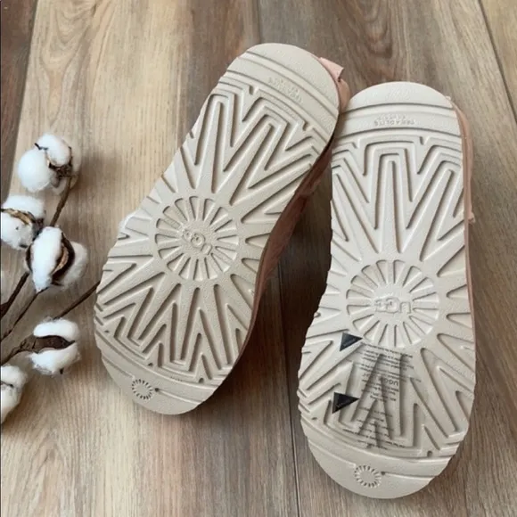 🍃UGG🍃 CLASSIC MINI SNOW LEOPARD BOOTS