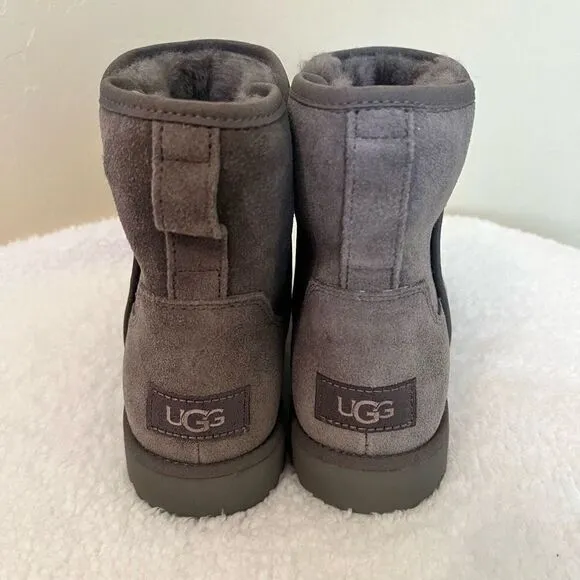 Ugg Cory Charcoal Gray Suede Slim Round Toe Shearling  Lined Ankle Boots Size 5