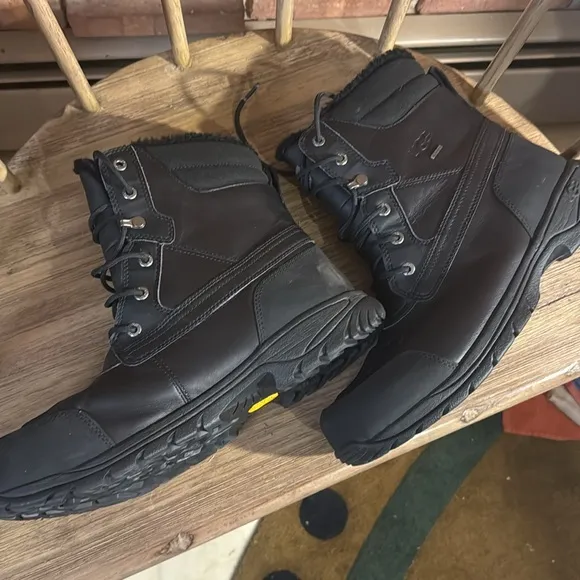UGG Felton Black Waterproof Leather Duck Winter Snow Boots US 12 Men.