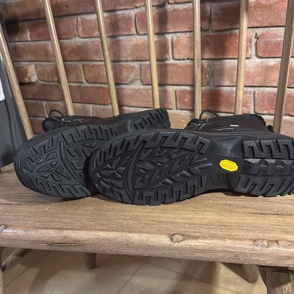UGG Felton Black Waterproof Leather Duck Winter Snow Boots US 12 Men.