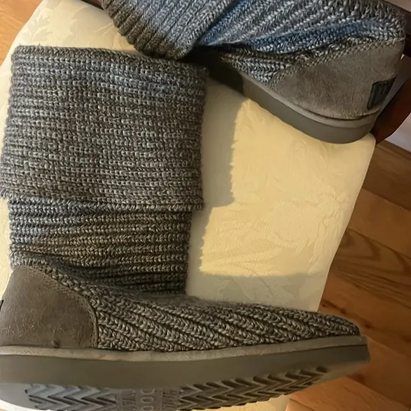Ugg Grey Double Button Cardy Boots Women’s size 10